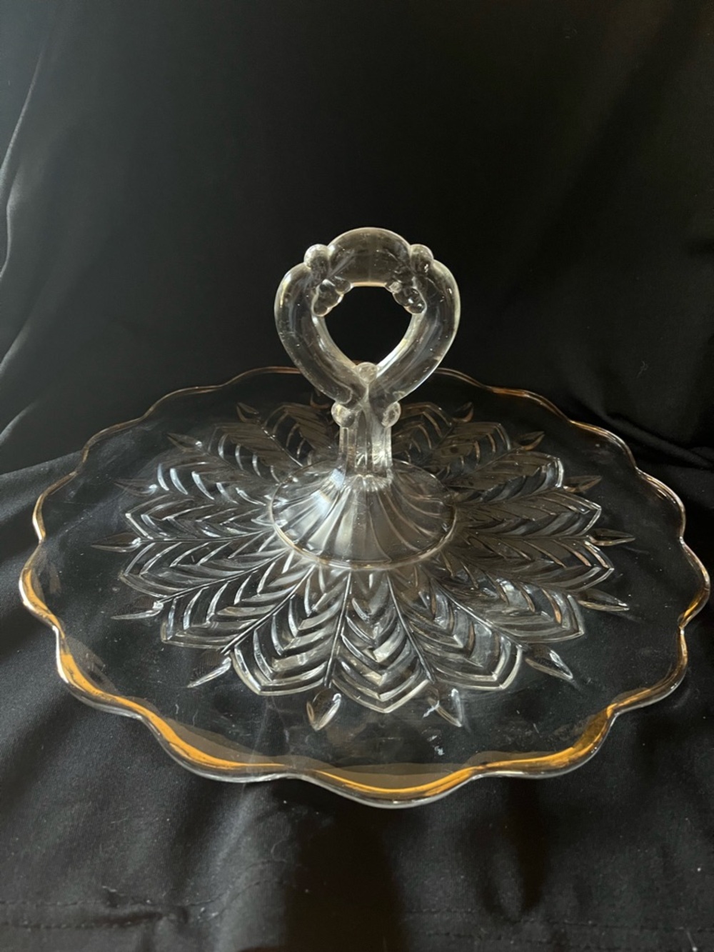Clear Glass Single-Tier Server with Decorative Handle - Clear with Gold trim